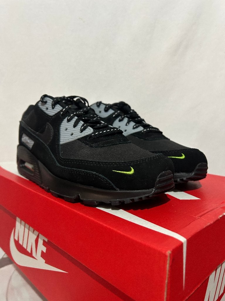 NIEUW! Maat 41 - Nike Air Max 90 Black Volt Cool Grey, Kleding | Heren, Schoenen, Verzenden, Zwart, Nike, Nieuw