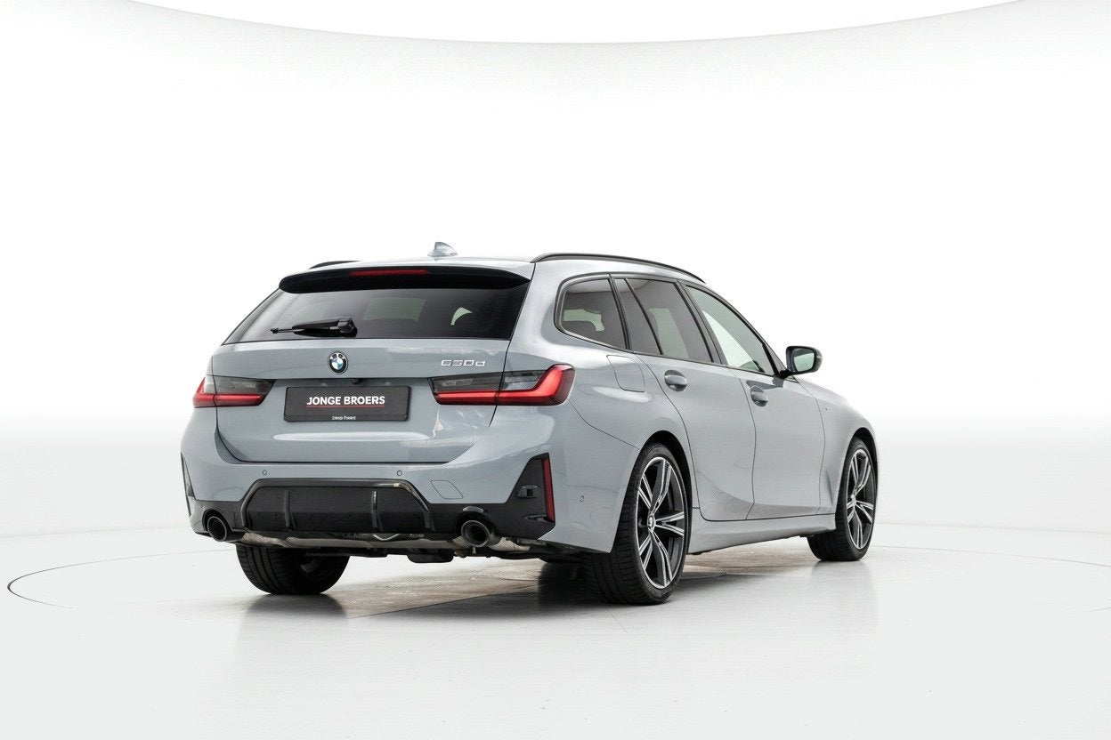 BMW 3-serie Touring 330e Pano/M-Sport/HUD/Trekhaak, Auto's, BMW, 1998 cc, Gebruikt, Euro 6, 4 cilinders