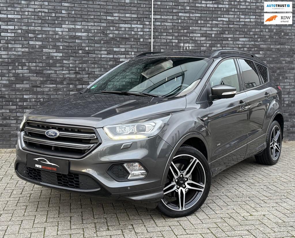 Ford Kuga 1.5 EcoBoost ST Line 1e Eig|Camera|Pano|ACC|1800kg, Auto's, 4 cilinders, Met garantie (alle), USB, Bedrijf