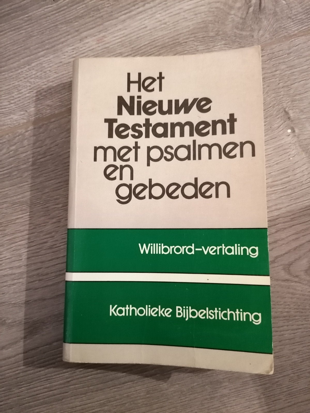 Het Nieuwe Testament met psalmen en gebeden - Willibrord, Ophalen of Verzenden, Gelezen, Katholieke Bijbelstichting