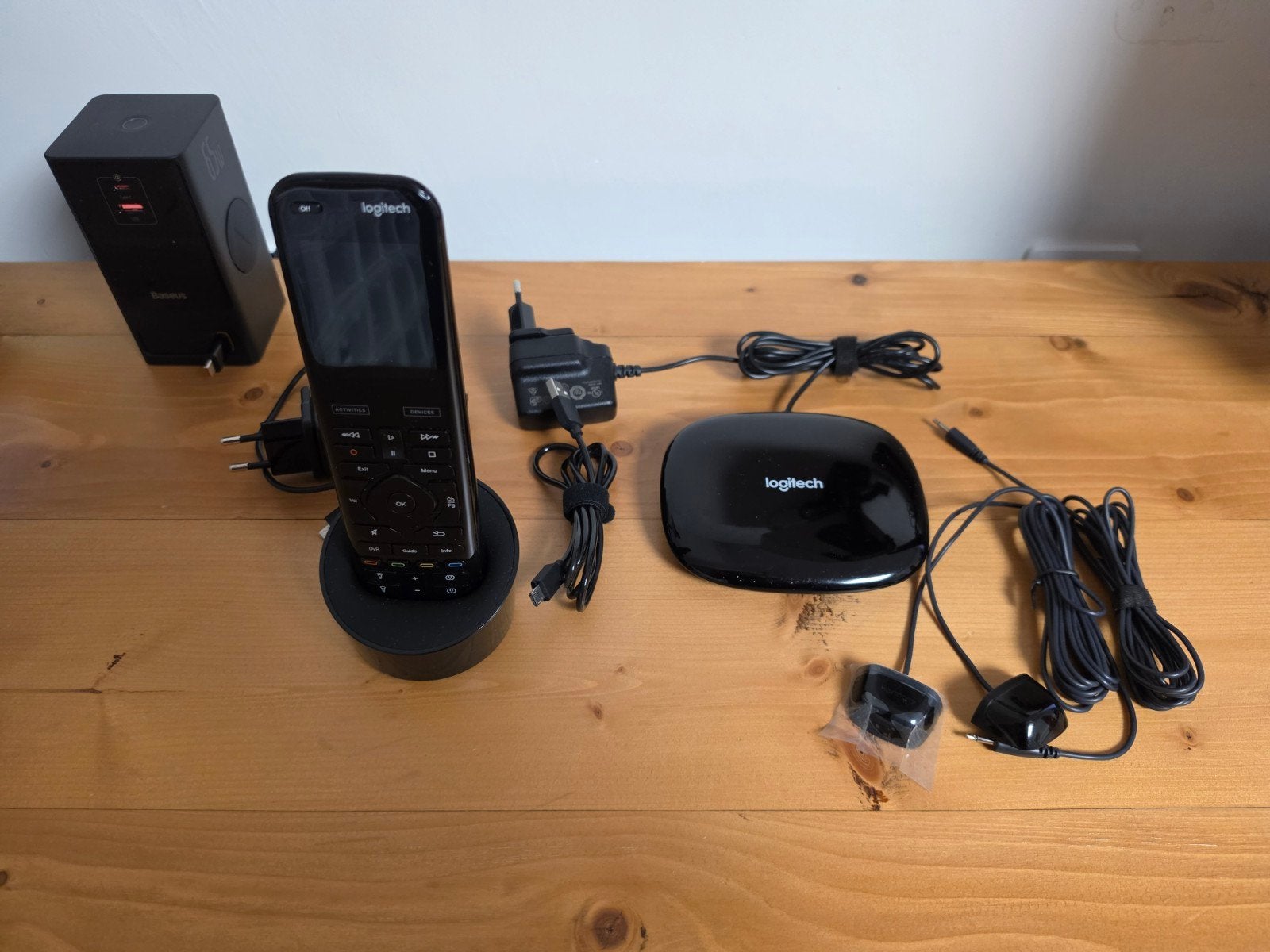 Logitech Harmony Elite, Audio, Tv en Foto, Mediaspeler, Universeel, Ophalen of Verzenden, Zo goed als nieuw
