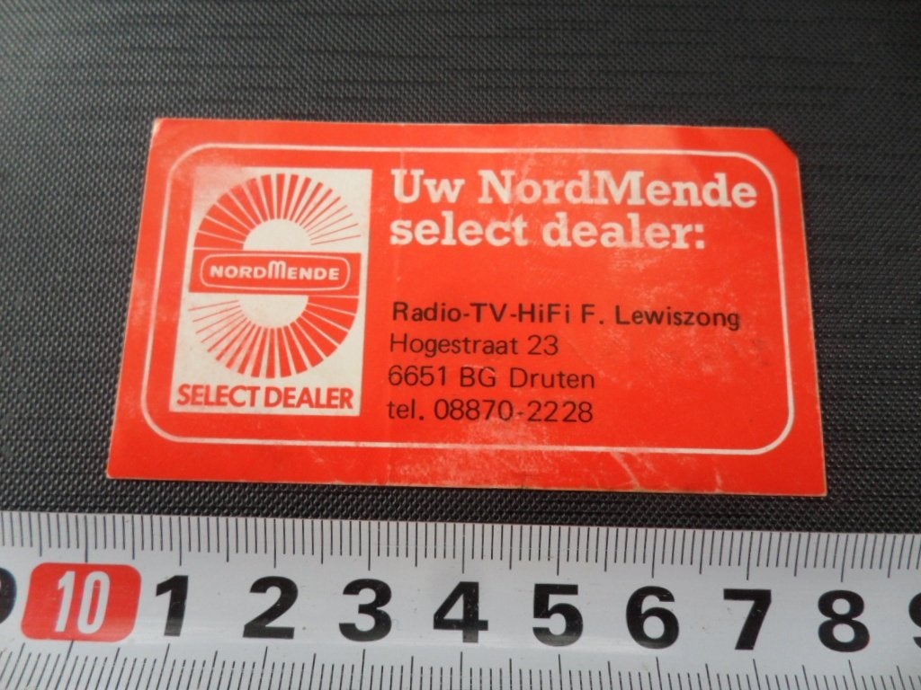sticker uw nordmende dealer f lewiszong druten hogestraat 23, Ophalen of Verzenden, Zo goed als nieuw