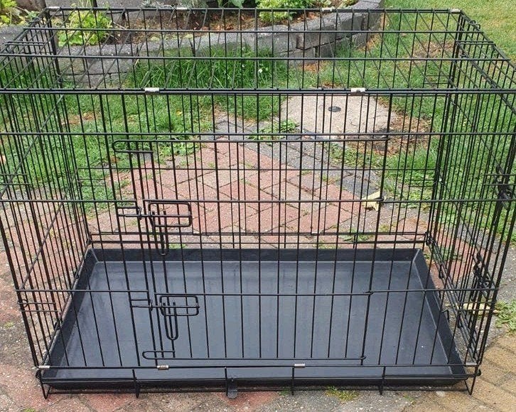 bench 90 bij 58 en 64 cm hoog, Ophalen, Hondenkennel, Gebruikt, 65 tot 100 cm
