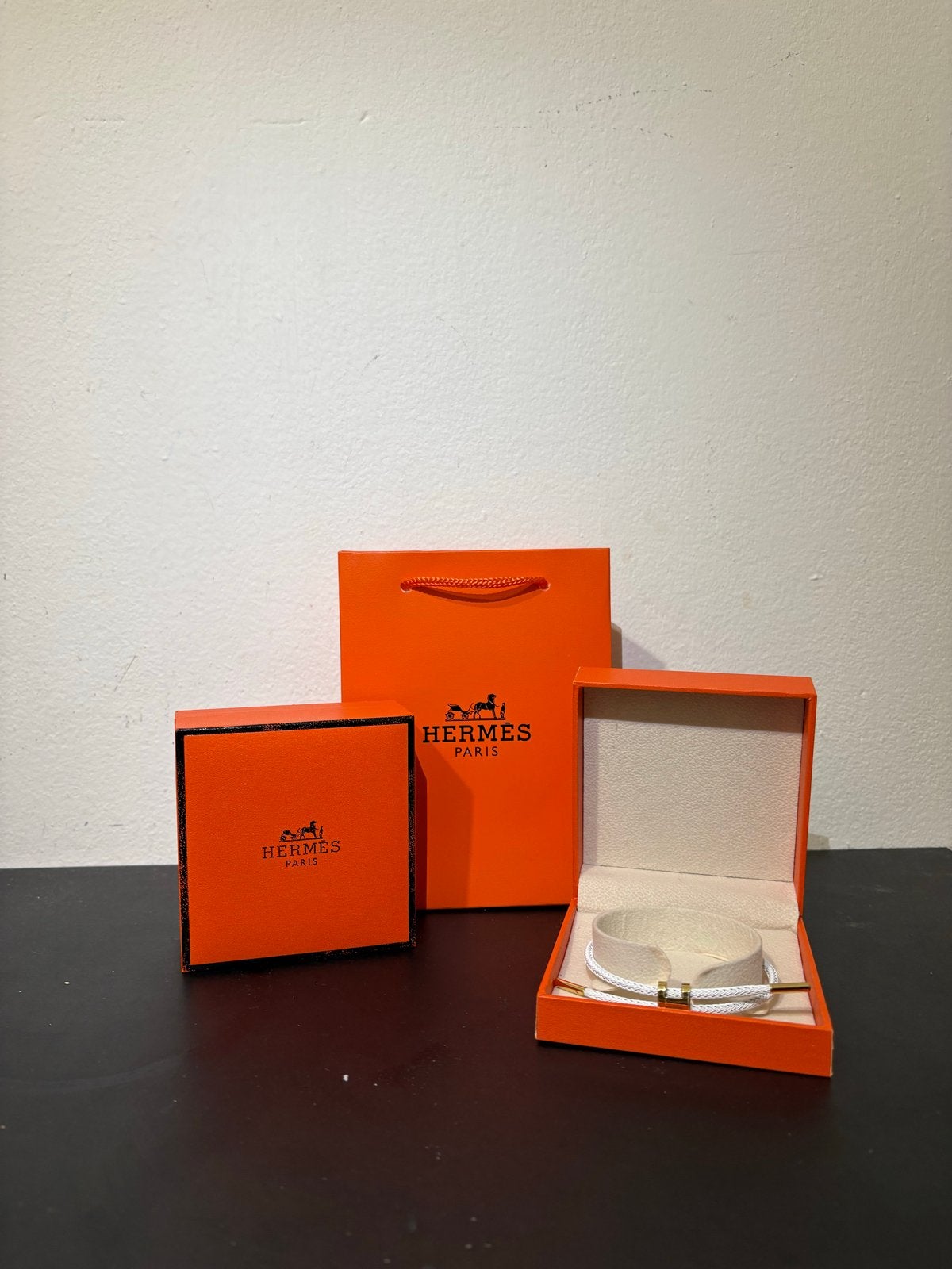 Hermès Collier de Chien Armband met Doos en Tas, Sieraden, Tassen en Uiterlijk, Ophalen of Verzenden, Zo goed als nieuw, Wit, Leer