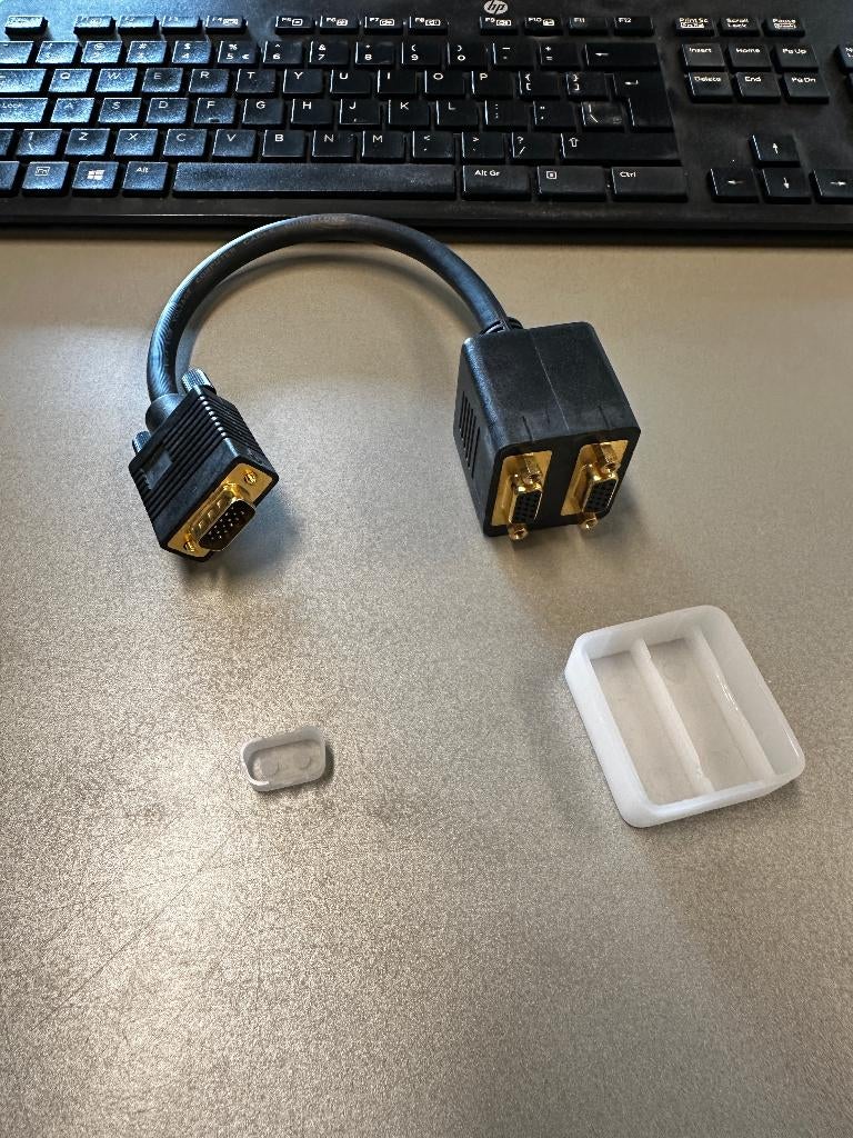 VGA Splitter 1x VGA naar 2x VGA (Dupliceert beeld), Computers en Software, Pc- en Netwerkkabels, Ophalen, Nieuw