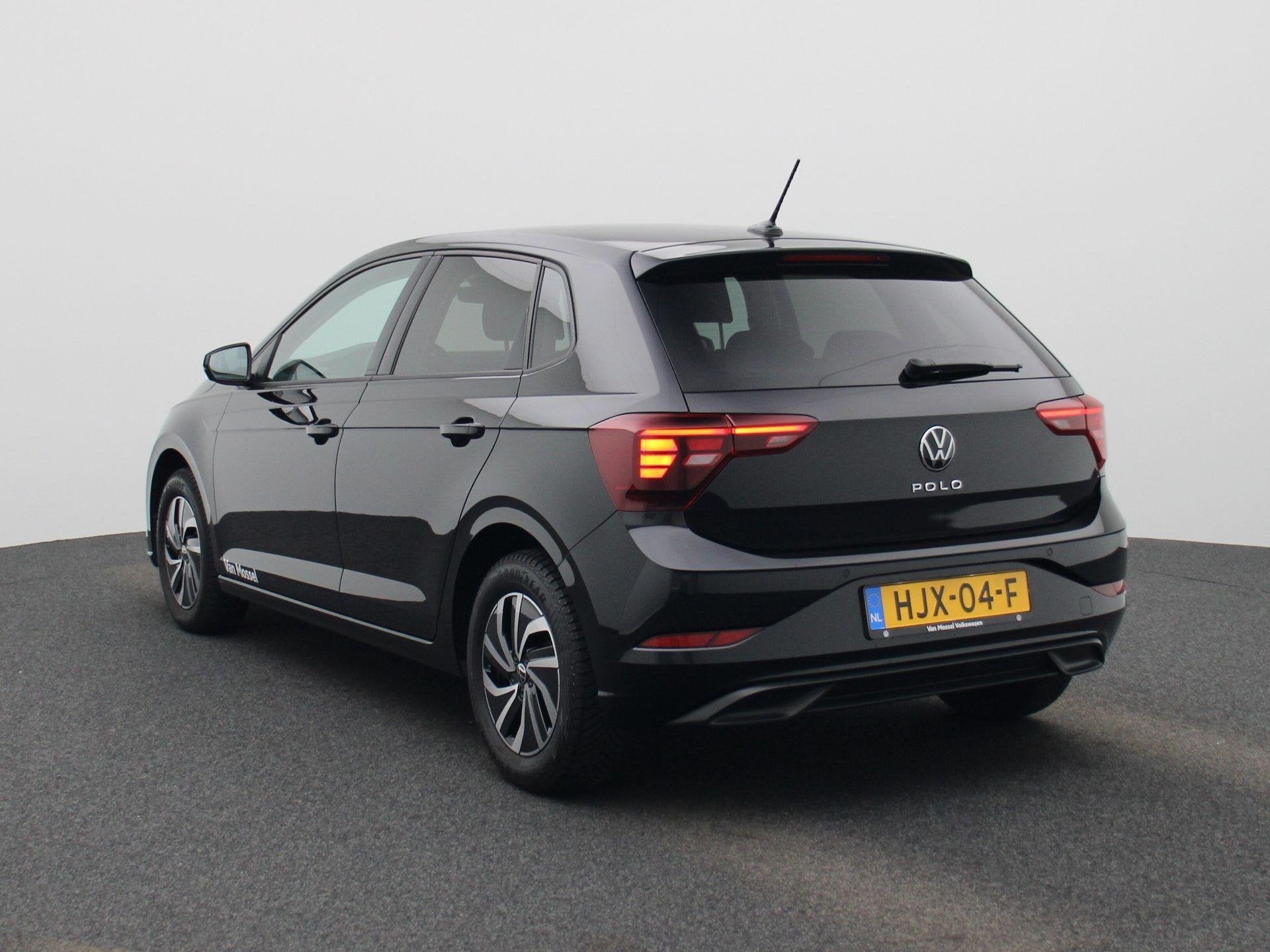 Volkswagen Polo 1.0 TSI Life Edition | Parkeersensoren achte, 12 maanden, Stof, 1069 kg, Zwart