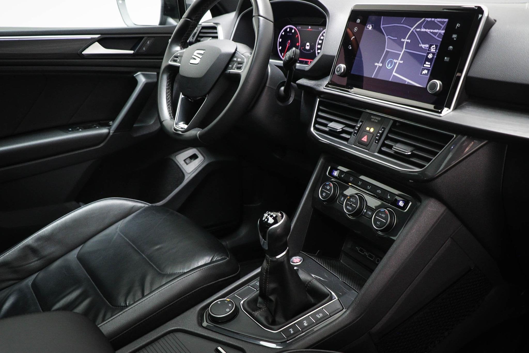 SEAT Tarraco 1.5 TSI Xcellence | LEDER / TECHNOLOGY- PACK |, Auto's, Voorwielaandrijving, 4 cilinders, Zwart, Handgeschakeld