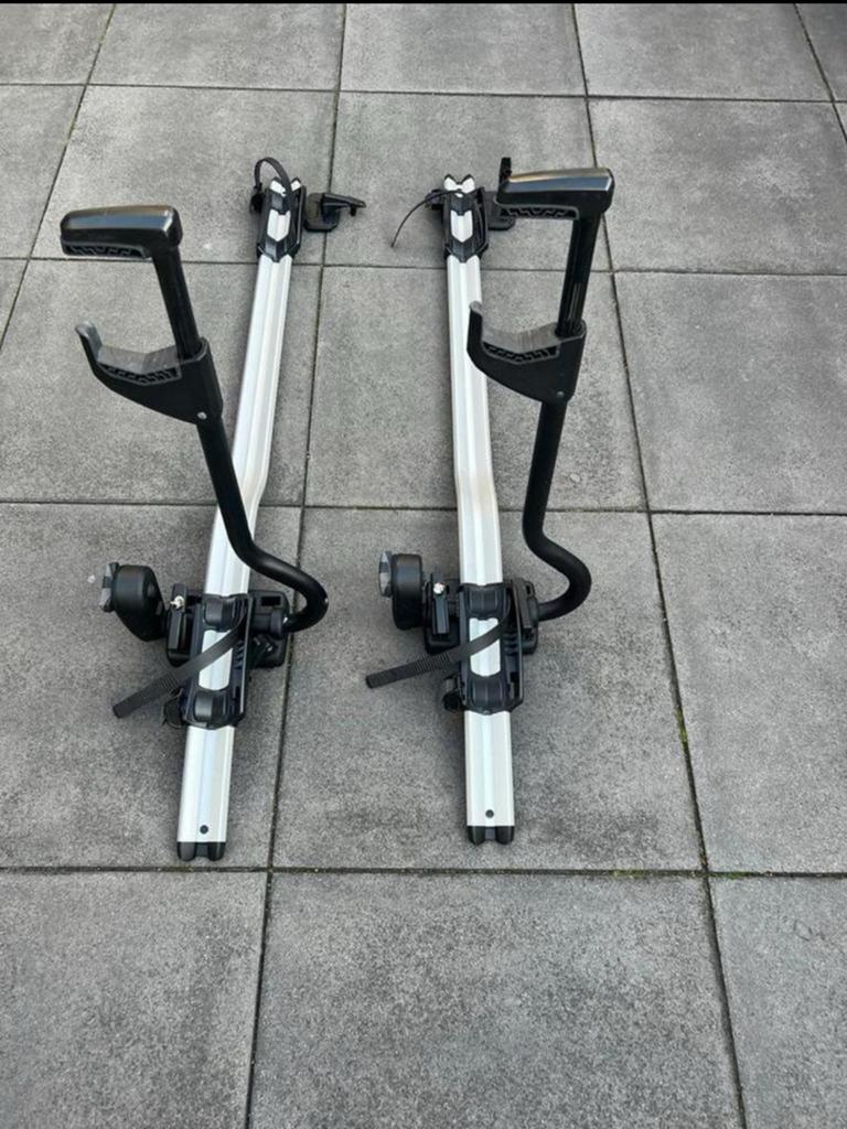 Thule ProRide 598 fietsendrager voor op het dak 2 stuks, Auto diversen, Fietsendragers, Ophalen, Zo goed als nieuw, Dakdrager
