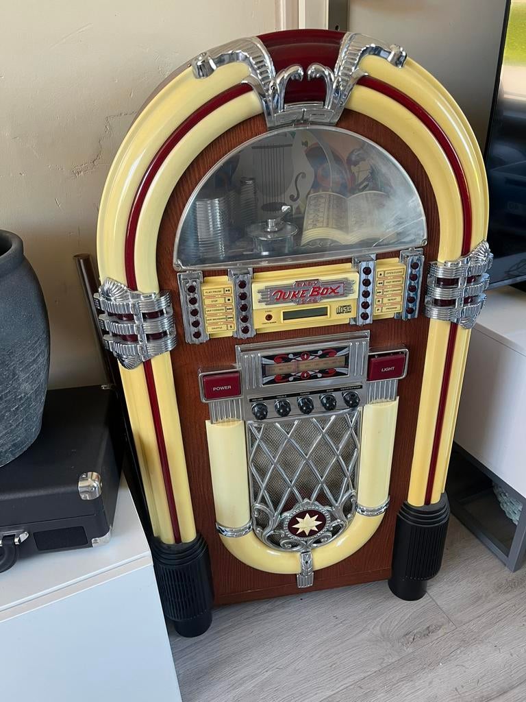 Baby juke box 1946, Verzamelen, Ophalen, Zo goed als nieuw, 1970 tot heden, Overige merken