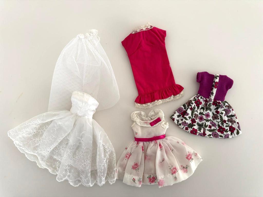Vintage sindy tressy barbie oude pop lot kleding, Verzamelen, Ophalen of Verzenden, Gebruikt, Kleertjes