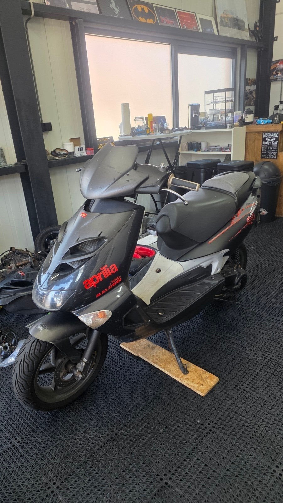 Aprilia SR 2006 - Volledig gereviseerd met 70cc Malossi, Fietsen en Brommers, Ophalen, Tweetakt, Gebruikt, Maximaal 45 km/u