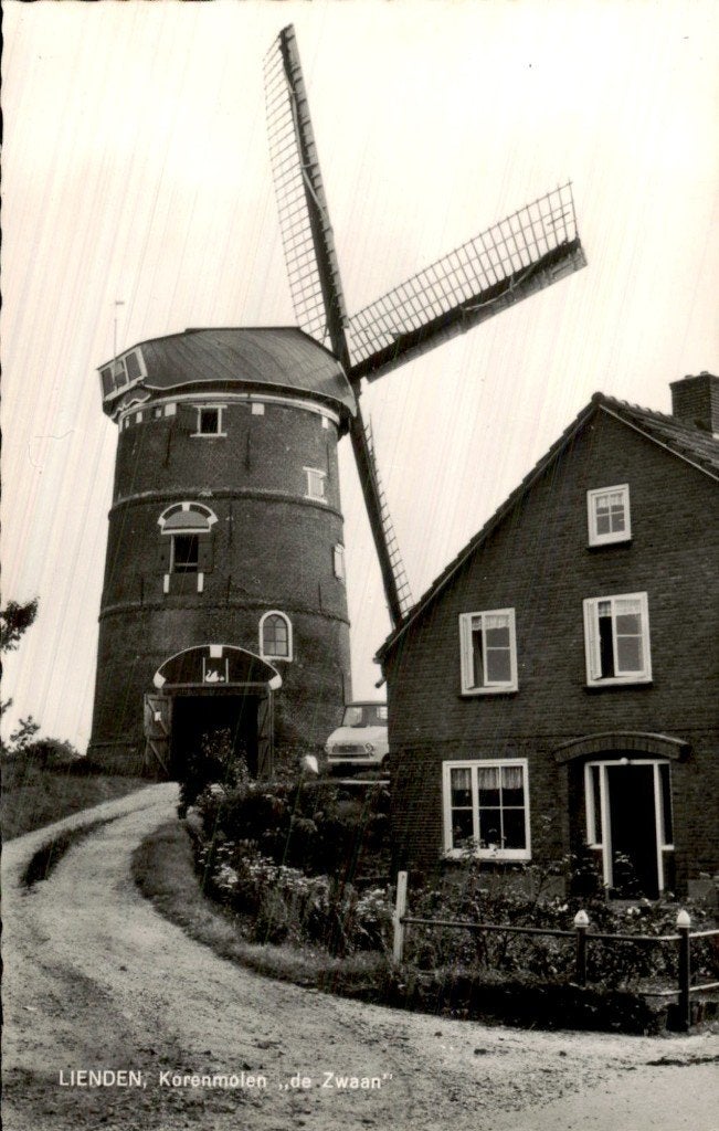 Lienden - Korenmolen - de Zwaan, Ophalen of Verzenden, 1960 tot 1980, Ongelopen, Gelderland
