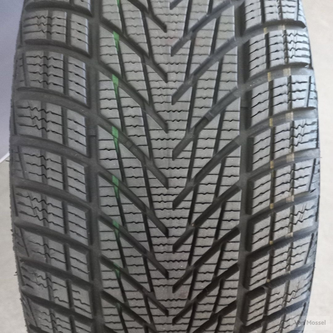GoodYear  UltraGrip Performance 3 215/55/R17 94H, -, -, 17 inch, Band(en)