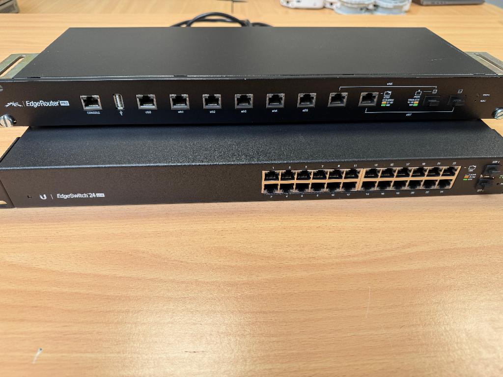Ubiquiti EdgeRouter Pro + EdgeSwitch Lite (complete set), Ophalen of Verzenden