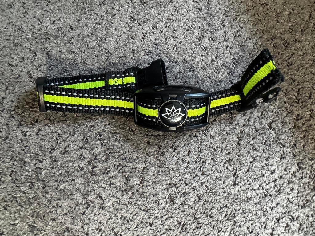 DIEVRIENDELIJKE Anti Blafband voor honden oplaadbaar - USB, Dieren en Toebehoren, Honden-accessoires, Ophalen of Verzenden, Nieuw