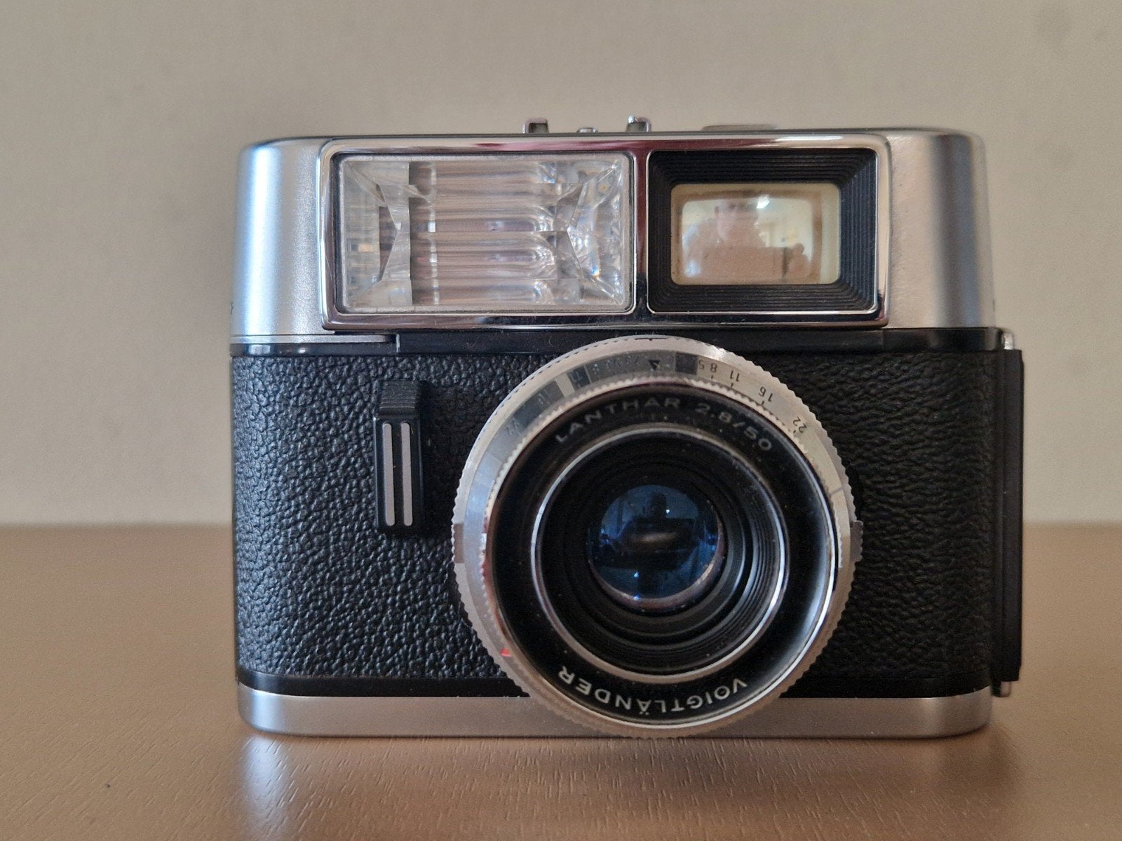 Voigtländer Vitrona Compact Camera met Lanthar 2.8/50 lens, Ophalen of Verzenden, Gebruikt, Compact, Overige Merken