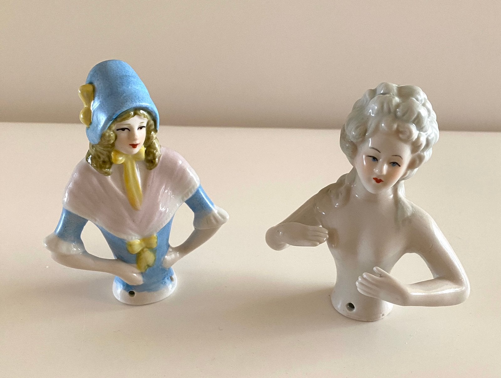 Twee vintage porseleinen half dolls, Antiek en Kunst, Ophalen of Verzenden
