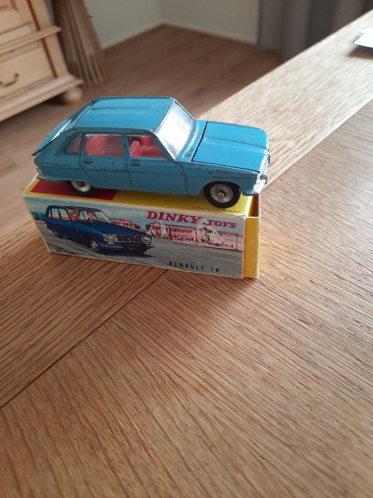Dinky Toys. 537 Renault R 16. Met  doosje. Doe redelijk bod, Ophalen of Verzenden, Zo goed als nieuw, Auto, Dinky Toys