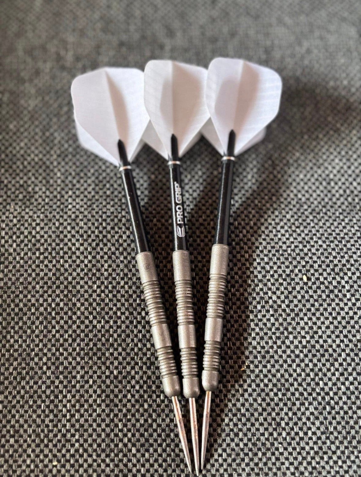 Winmau Michael van Gerwen Exact 90% - Dartpijlen, Sport en Fitness, Darts, Ophalen of Verzenden, Zo goed als nieuw, Pijlen