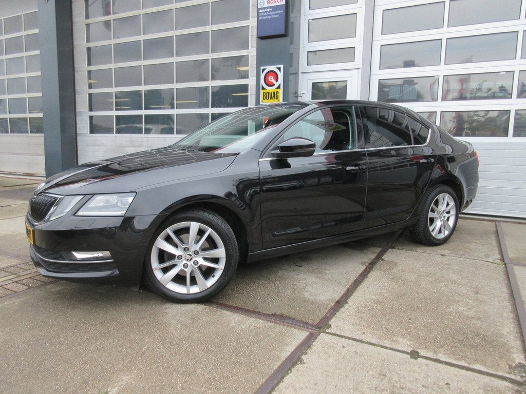 Skoda Octavia 1.0 TSI Style Business / Navi / PDC / Carplay, 12 maanden, Stof, Gebruikt, Origineel Nederlands