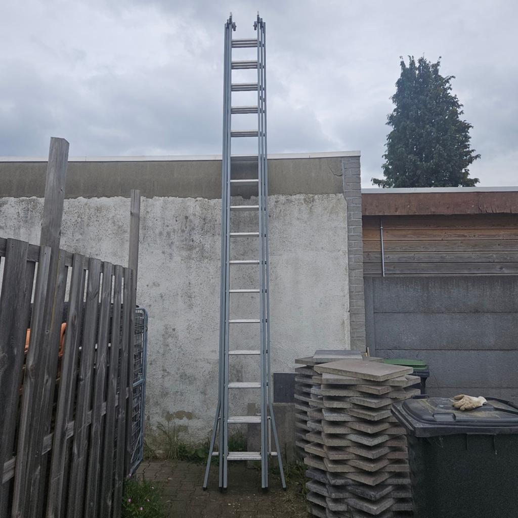 Uitschuifbare ladder - Ideaal voor hoge klussen, Doe-het-zelf en Verbouw, Ladders en Trappen, Gebruikt, Ladder, 4 meter of meer