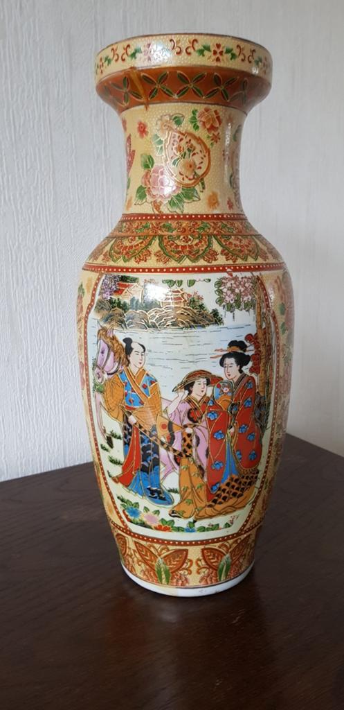 Vaas ( Chinees), Overige kleuren, Aardewerk of Porselein, Ophalen of Verzenden, Zo goed als nieuw