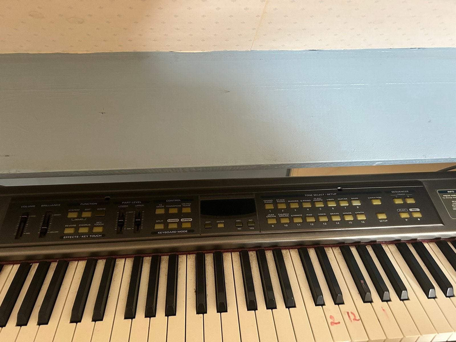 Roland RD-170 Digitale Piano met 88 Toetsen en Standaard, Muziek en Instrumenten, Keyboards, Gebruikt, 88 toetsen, Roland, Ophalen of Verzenden
