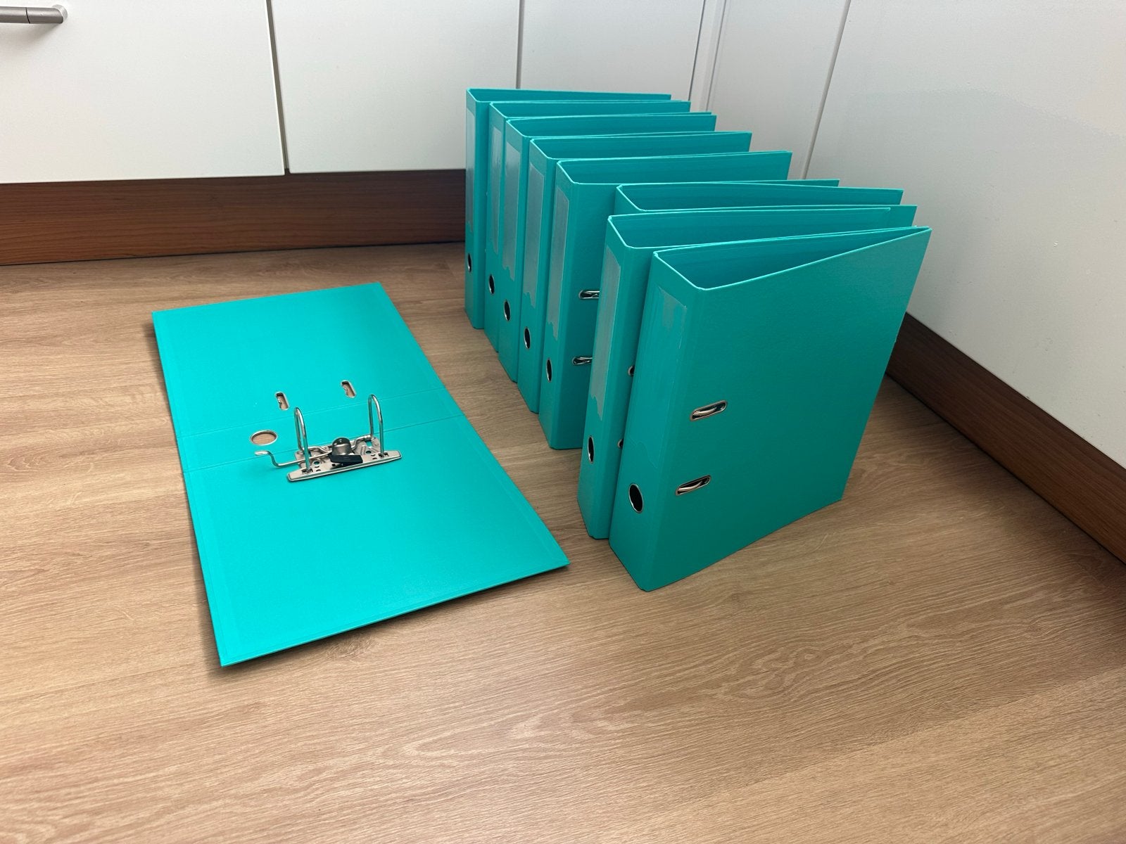 9 stevige Ordners in turquoise kleur, Ophalen of Verzenden, Gebruikt