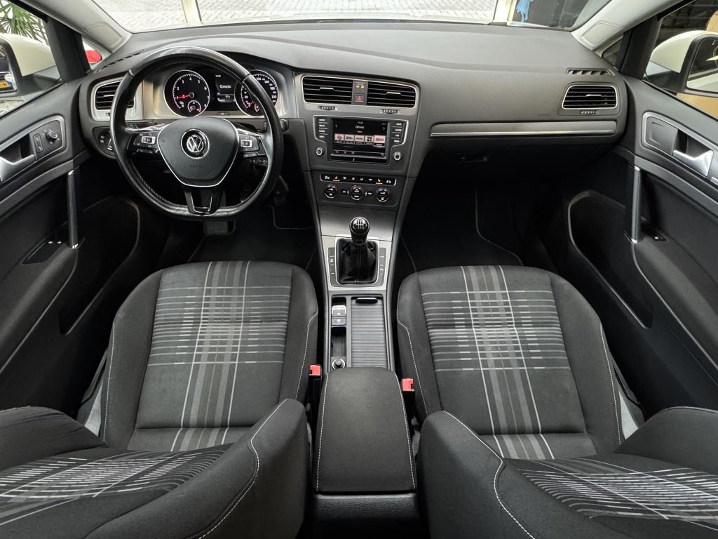 Volkswagen Golf 1.2 TSI | R-LINE | CAMERA | CRUISE | STOELVE, Gebruikt, Euro 6, 4 cilinders, Met garantie (alle)