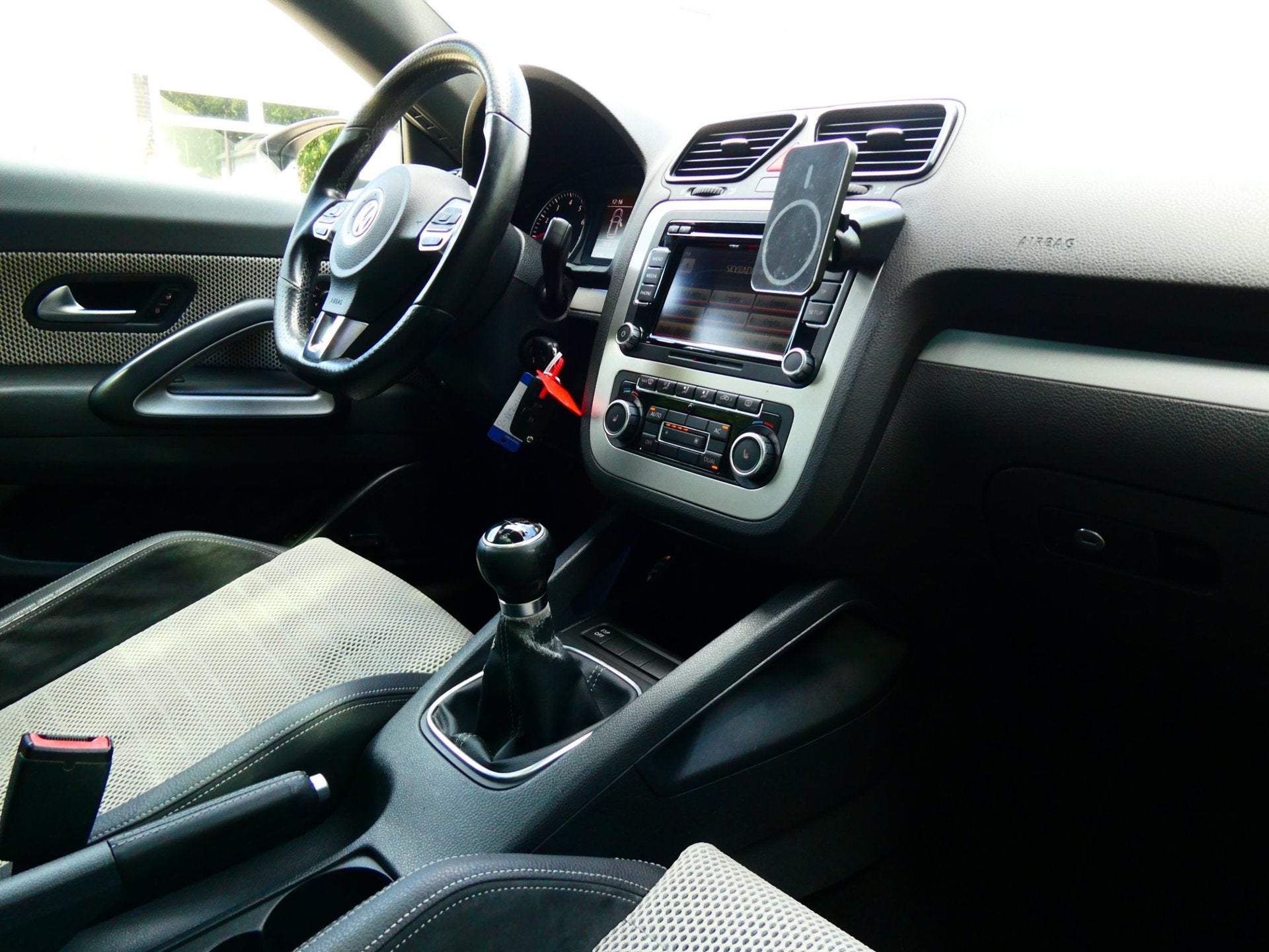 Volkswagen Scirocco 1.4 TSI 122pk Clima Cruise PDC Panorama, Voorwielaandrijving, Euro 5, Gebruikt, 4 cilinders