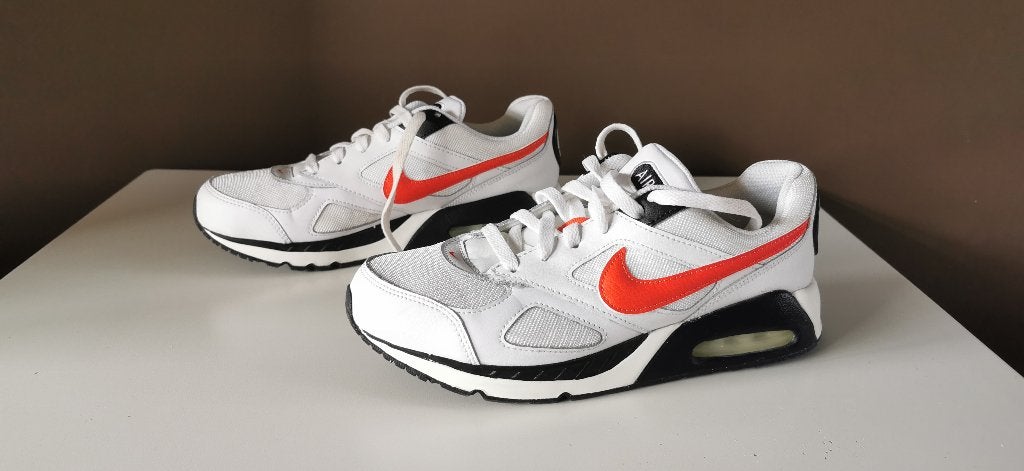 Nike Air Max Ivo (GS), Wit, Nike, Ophalen of Verzenden, Sneakers of Gympen