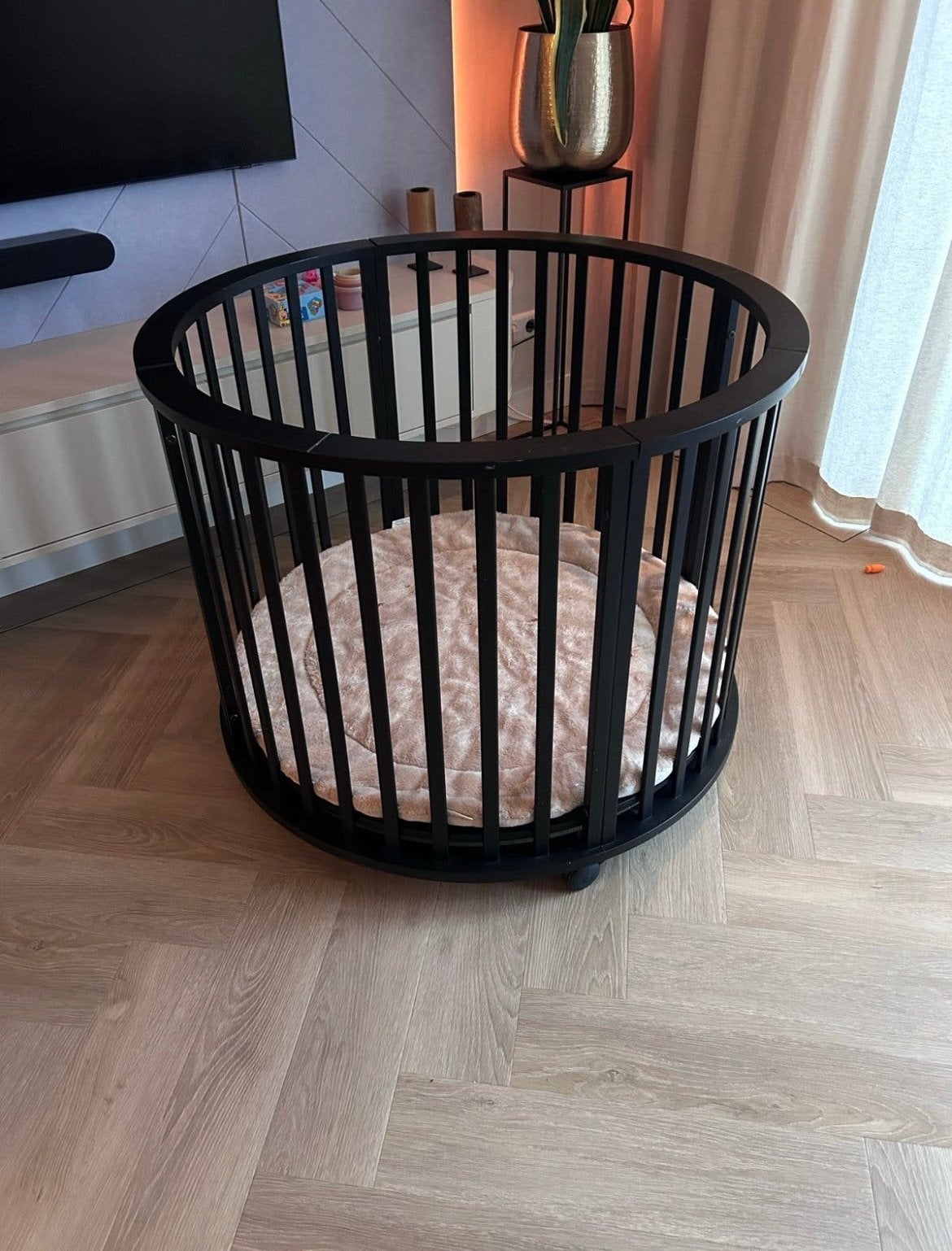 Ronde box Europe Baby Zwart met boxkleed - Zo goed als nieuw, Ophalen, Zo goed als nieuw, Rond, Boxkleed