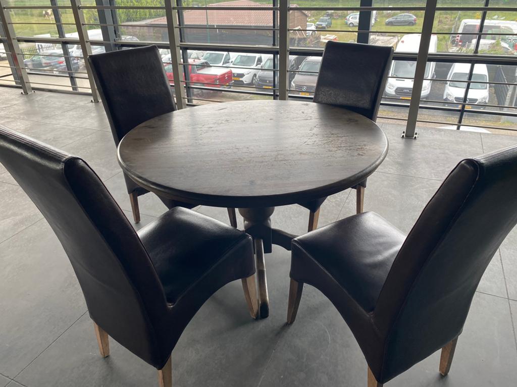 Houten tafel met 4 stoelen, Ophalen of Verzenden, Zo goed als nieuw, 4 tot 6 stoelen