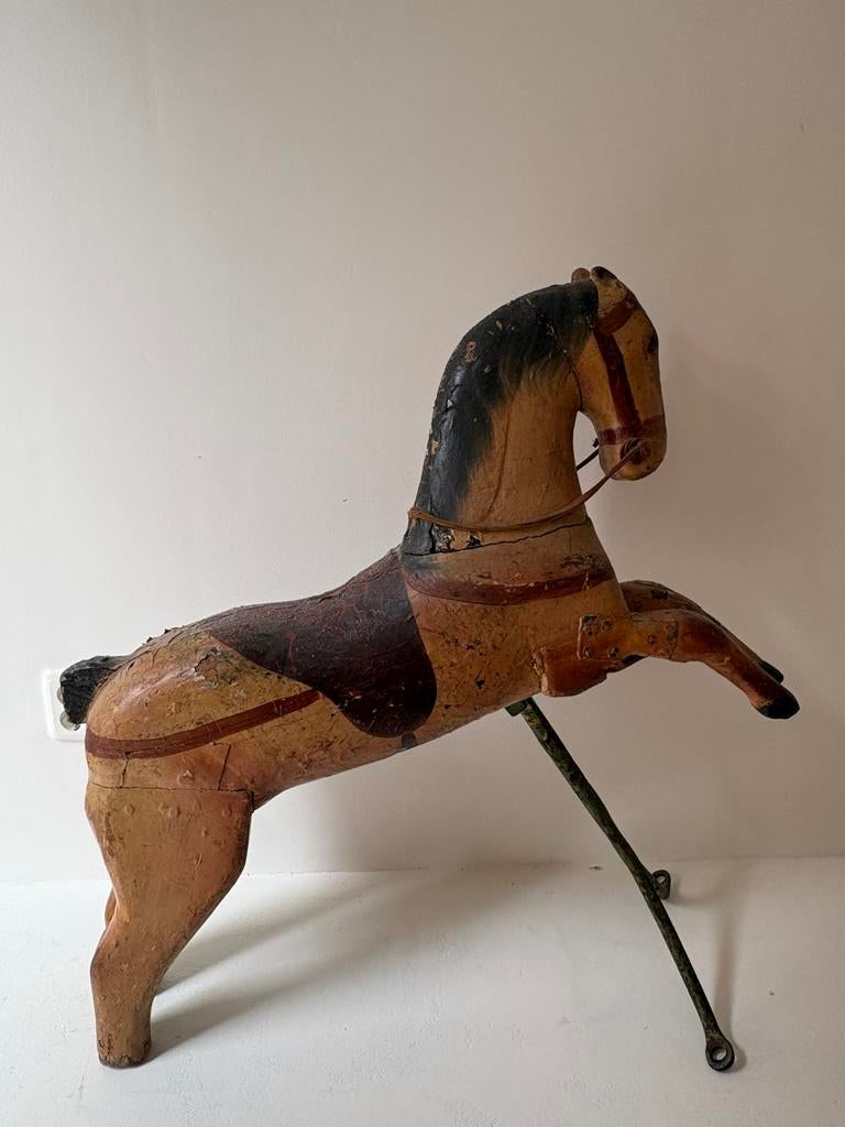 Antiek groot houten paard op standaard, Ophalen