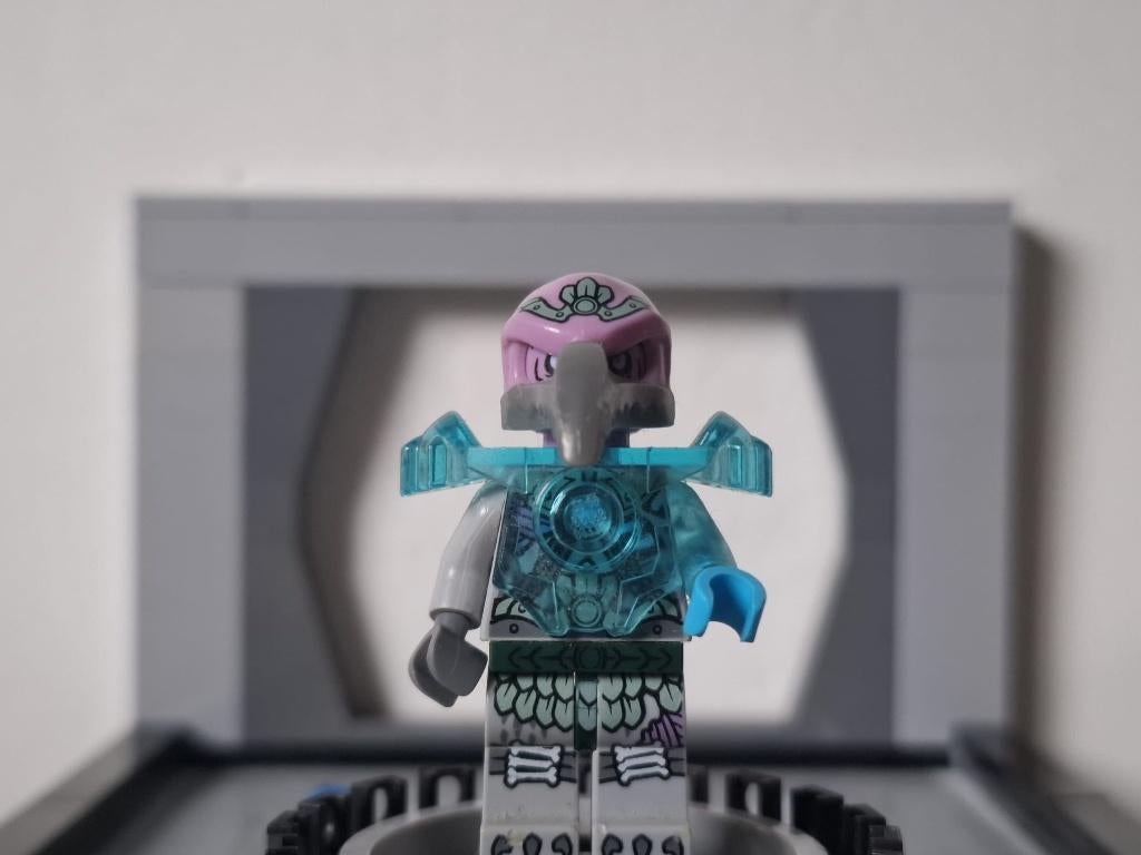 LEGO Chima - minifiguur - loc080 - Vardy, Ophalen of Verzenden, Zo goed als nieuw, Losse stenen, Lego