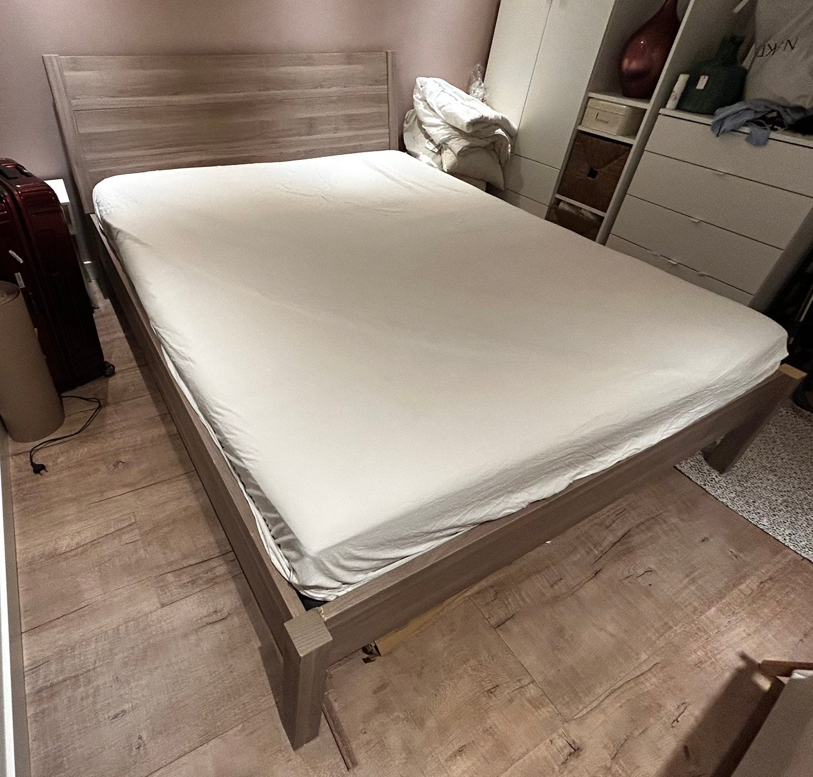 Foto 3 van Tweepersoonsbed met lattenbodem en comfortabel matras