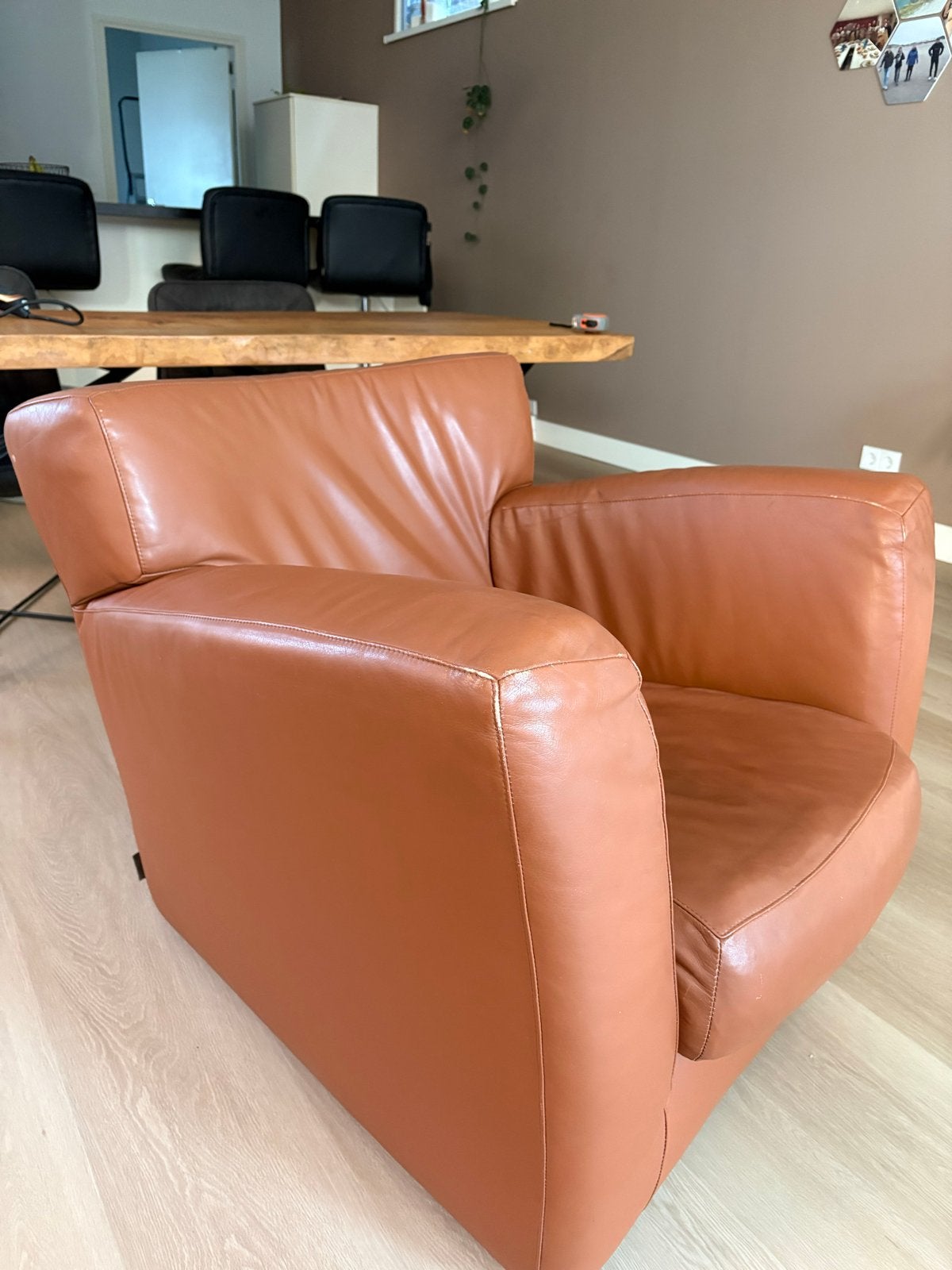 Cognac Leren Stoel - Gerard van den Berg, Huis en Inrichting, Fauteuils, Ophalen, Gebruikt, Leer, 75 tot 100 cm