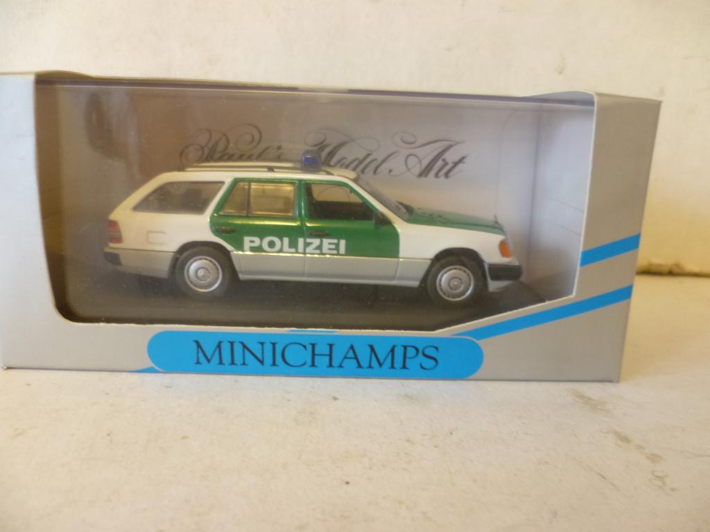 Minichamps Mercedes 250 TD Break Polizei Duitse Politie 1:43, Ophalen of Verzenden, Nieuw, Auto, MiniChamps