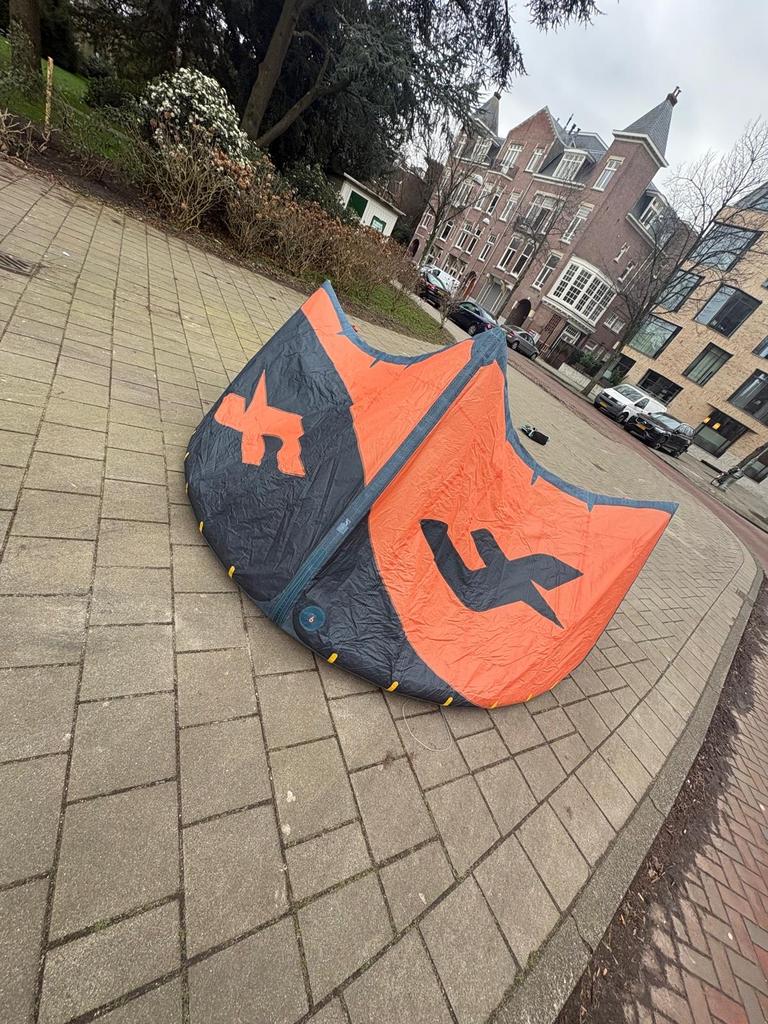 F-One Bandit S2 Kite 9m met bar, Ophalen, 9 m², Geen board, Zo goed als nieuw