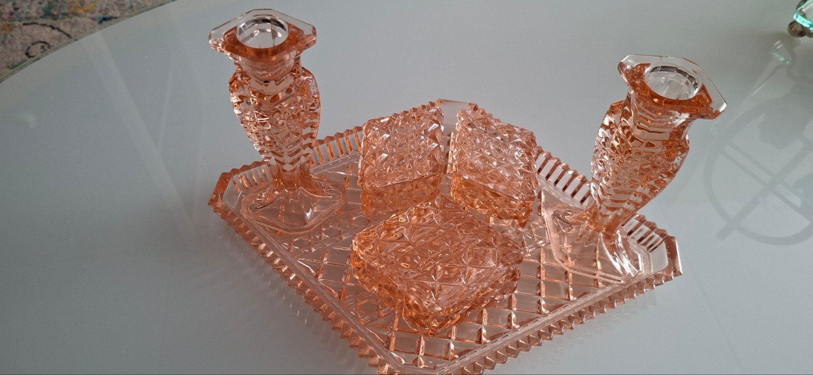 Oud rosé kaptafelset: schaal, 3 doosjes, 2 kandelaars, Antiek en Kunst, Ophalen of Verzenden