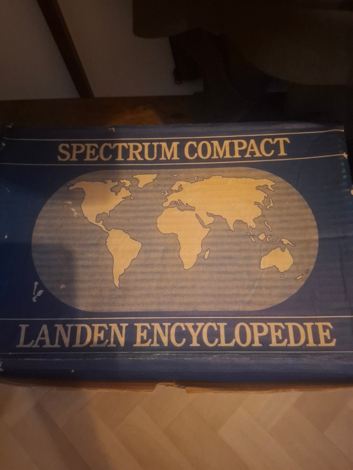Spectrum Compact Encyclopedie: Bloemen & Planten en Landen, Zo goed als nieuw, Los deel, Bloemen en Planten, Ophalen