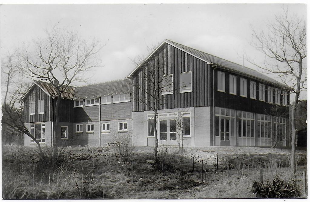 Nijverdal Doevenbree Gelopen Ansichtkaart (B7554 ), Verzenden, 1960 tot 1980, Gelopen