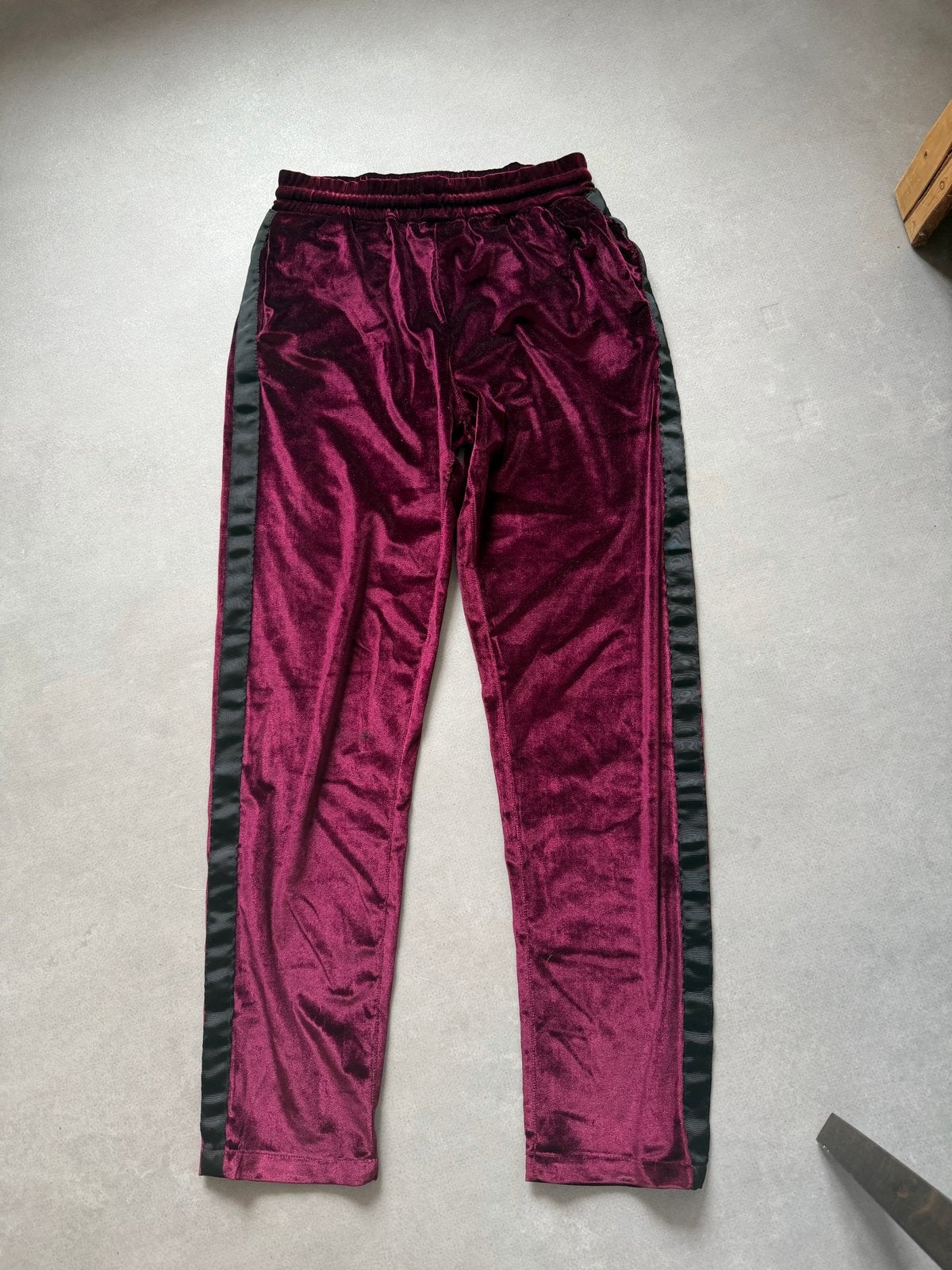 Colourful Rebel fluwelen joggingbroek bordeauxrood, Maat 38/40 (M), Ophalen of Verzenden, Zo goed als nieuw, Lang