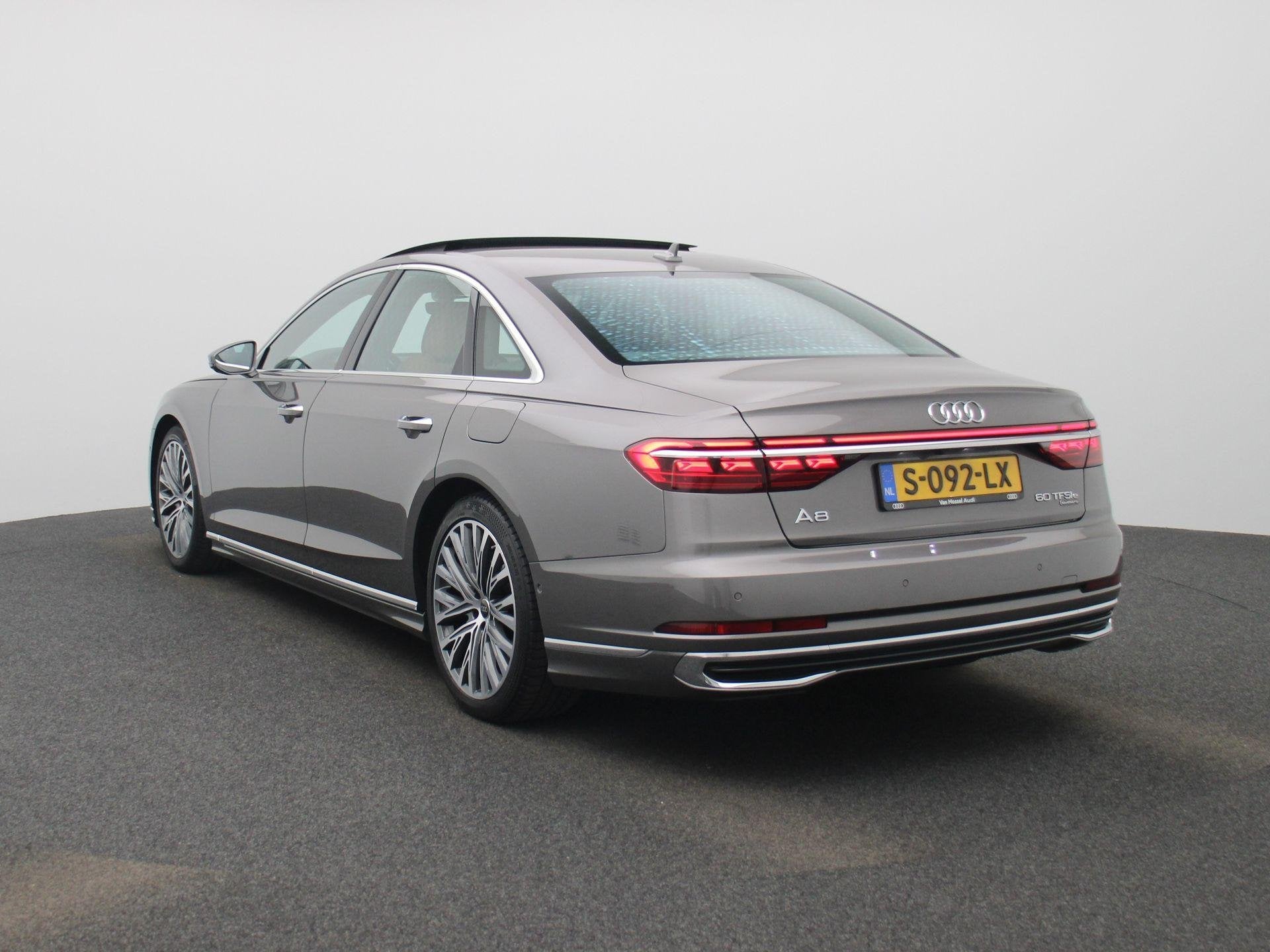 Audi A8 60 TFSI e quattro | PANORAMADAK | SOFTCLOSE | HEAD-U, Auto's, Automaat, 12 maanden, Gebruikt, Euro 6