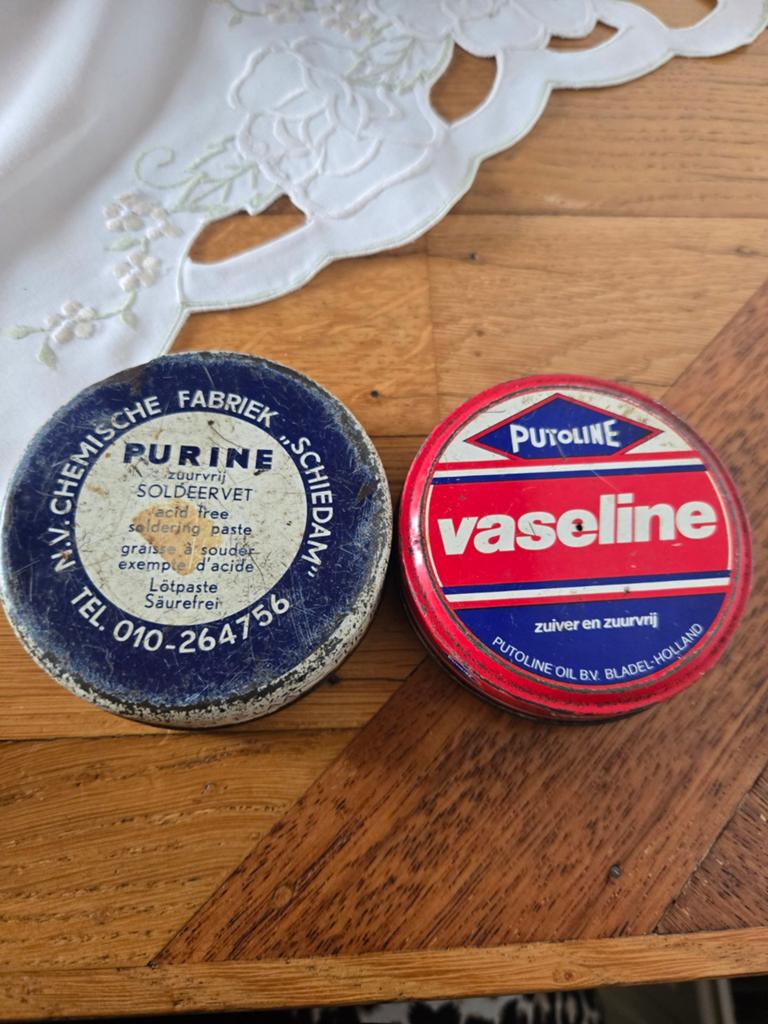 Vintage Purine Soldeervet en Putoline Vaseline Blikjes, Ophalen of Verzenden