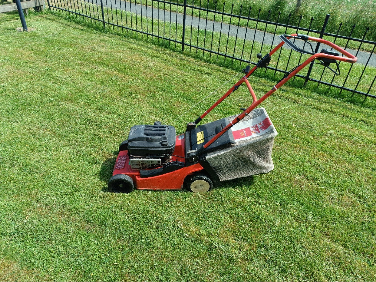 Sabo 43-A benzine grasmaaier met opvangzak, Cirkelmaaier, Gebruikt, 40 t/m 49 cm, Ophalen