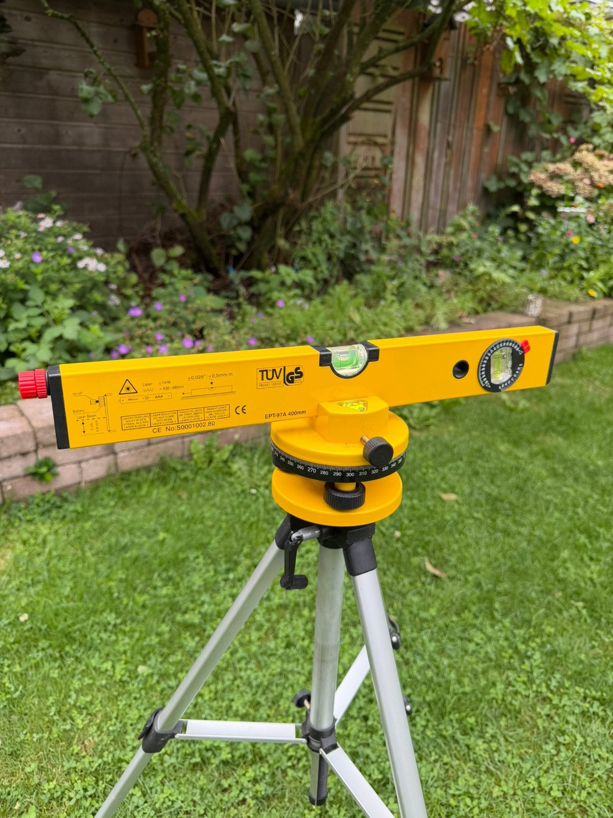 Laserwaterpas EPT-97A met statief en koffer, Doe-het-zelf en Verbouw, Ophalen, Gebruikt