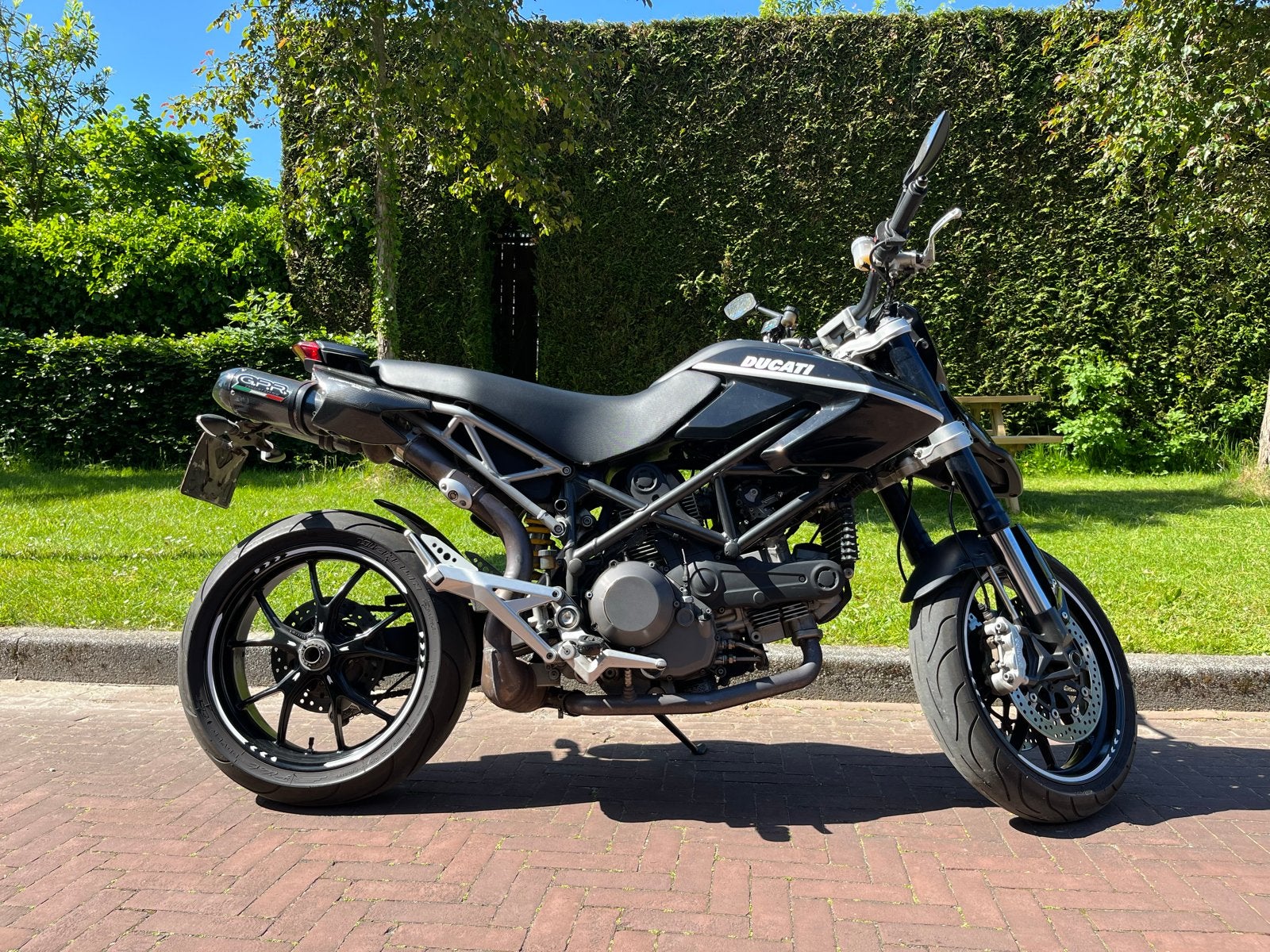 Ducati Hypermotard 1100 EVO (2010), 2 cilinders, Sportuitlaat, Motorrijbewijs A, Gebruikt