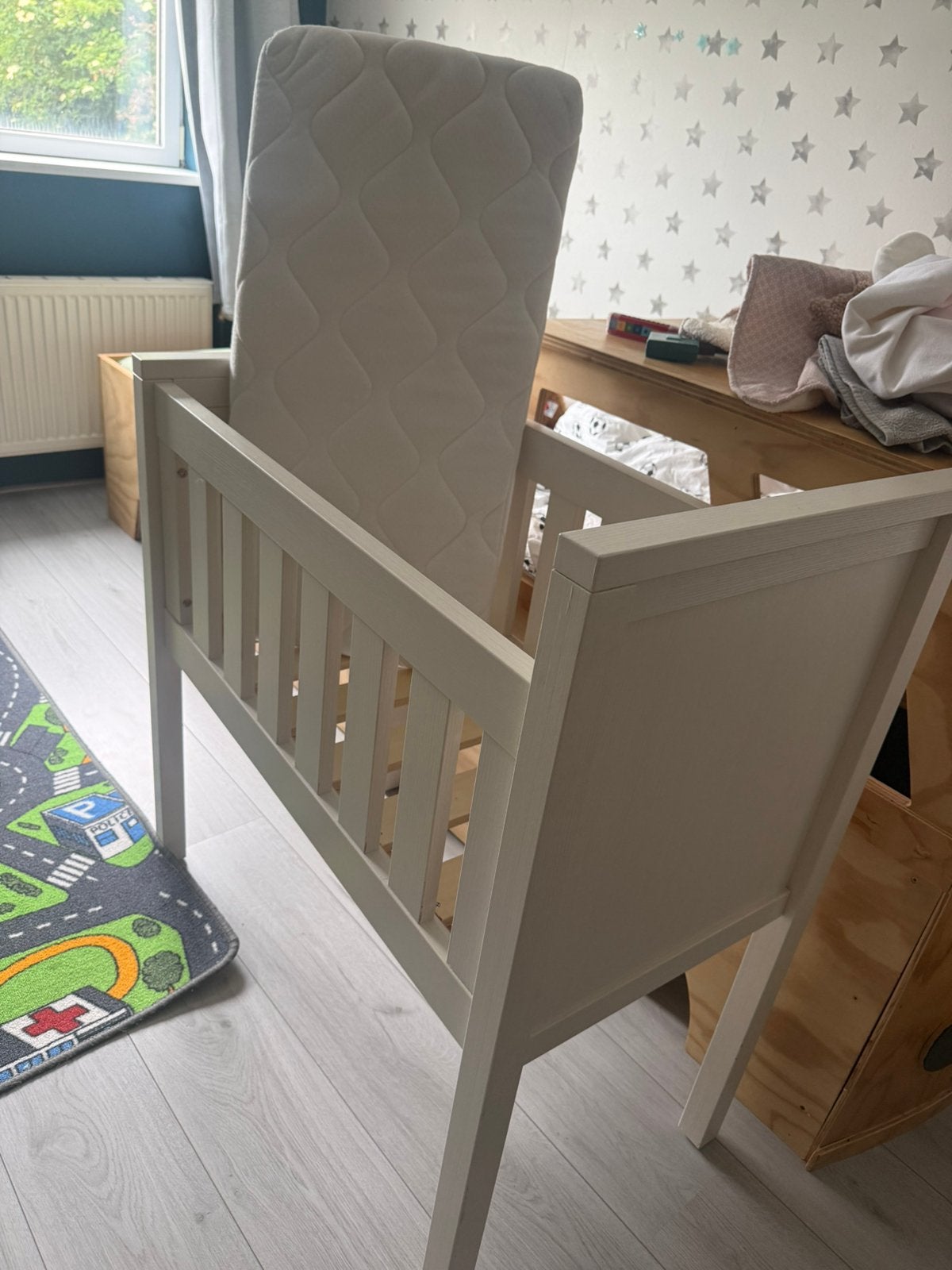 Baby wiegje wit met matras, Kinderen en Baby's, Babywiegjes en Ledikanten, Ophalen, Zo goed als nieuw, Wieg