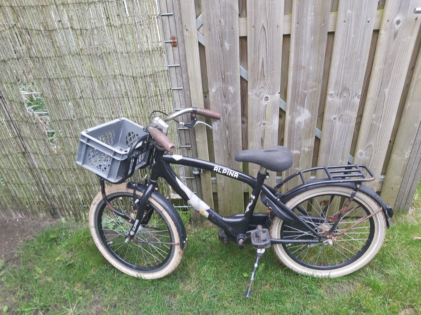 Alpina kinderfiets met kratje, Fietsen en Brommers, Gebruikt, Alpina, Ophalen of Verzenden, Terugtraprem